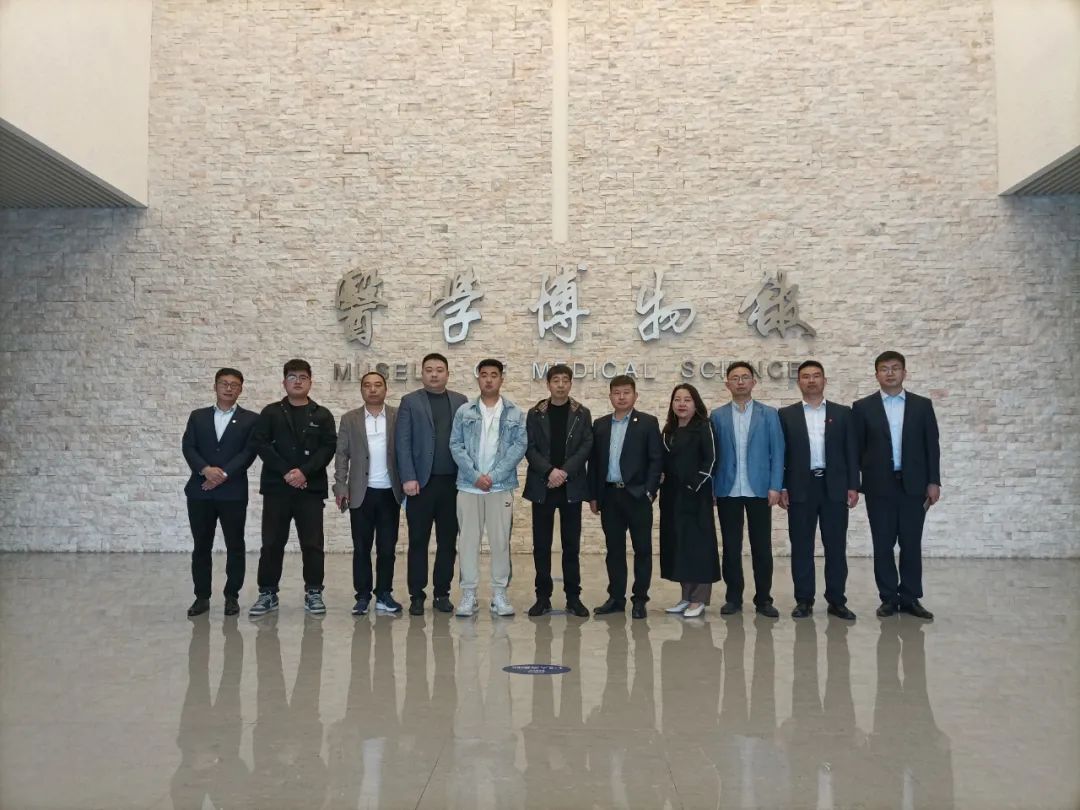 百消丹集團(tuán)董事長(zhǎng)佘中生一行赴駝人集團(tuán)參觀考察
